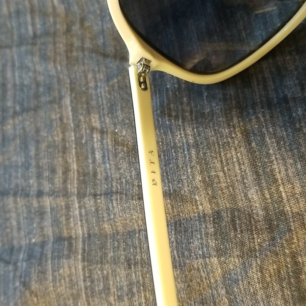 shades - Picture 3 of 7